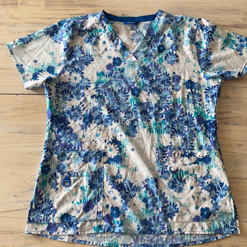 Carhartt women’s scrub top